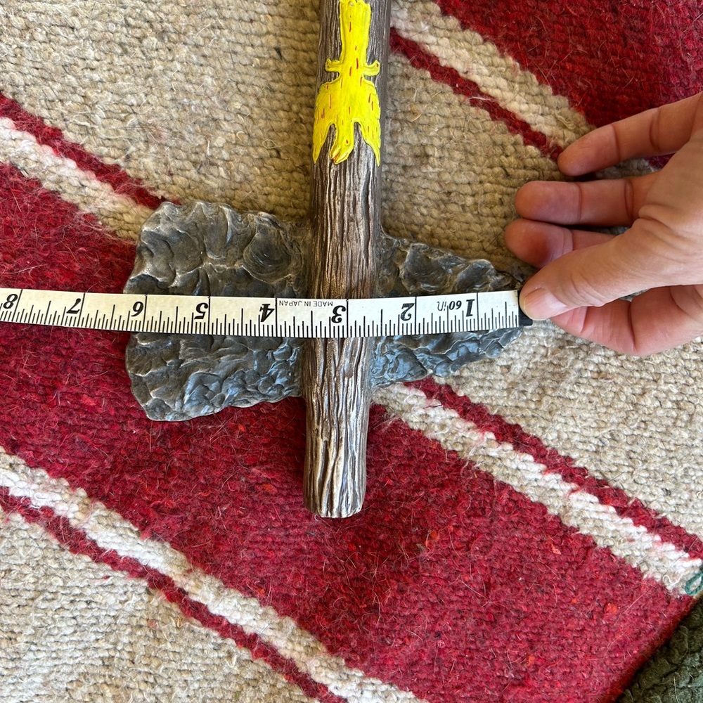 Handcrafted ceramic vintage tomahawk with Colorful Accents decorative - Picture 9 of 11
